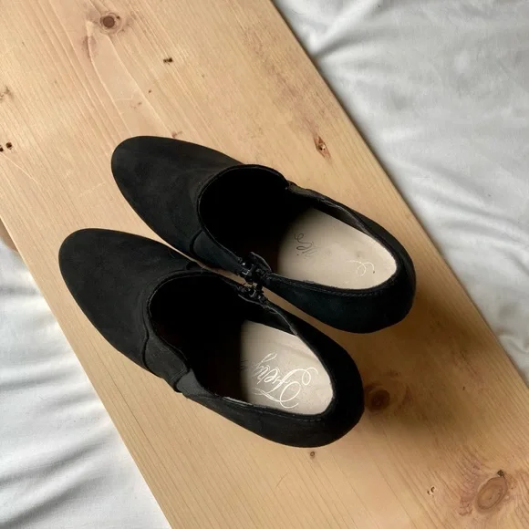 Fergie Heeled Ankle Booties - Picture 6 of 7